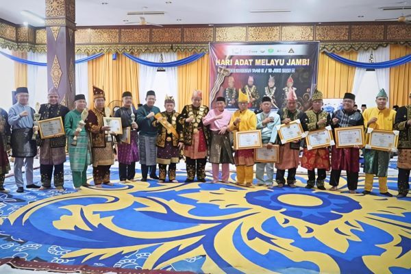 Puncak Hari Adat Melayu Jambi 2026, Gubernur Ajak Jaga Jati Diri dan Marwah Adat